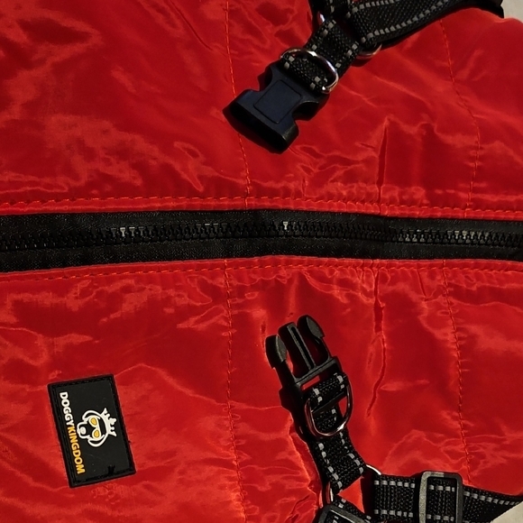 Red Dog Vest - Picture 4 of 8